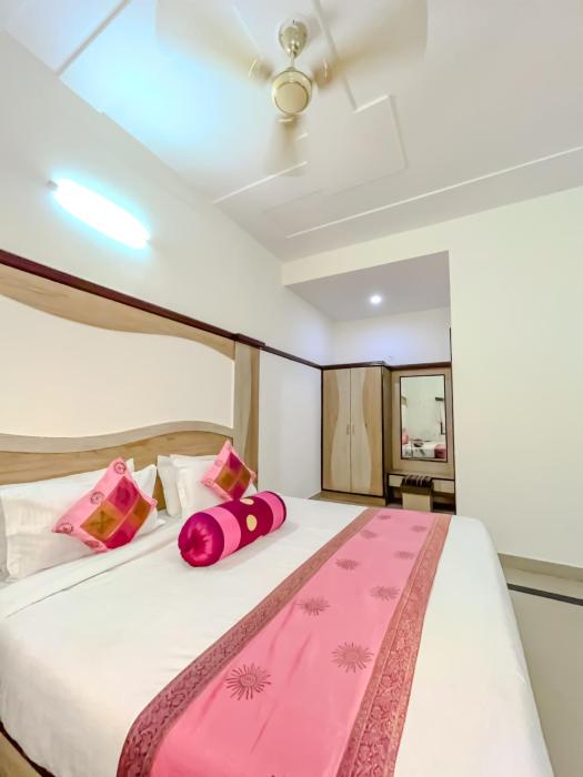 hotel the golden bird