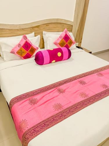 hotel the golden bird