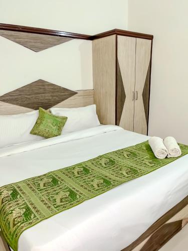 hotel the golden bird