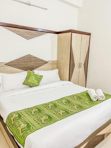 hotel the golden bird