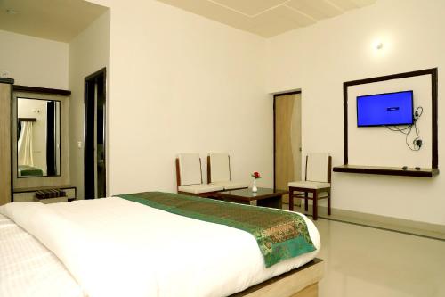 hotel the golden bird