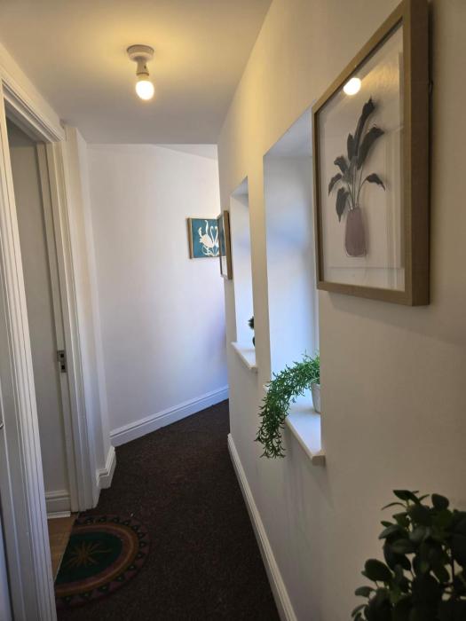 luxury stylish charming city apartment with private entrance in wolverhampton
