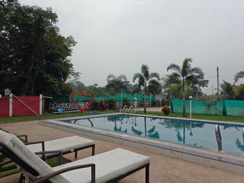 Redwings Resort,,2 star