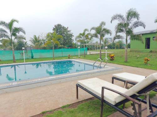 Redwings Resort,,2 star