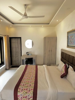 r cottage studio apartments