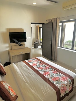 r cottage studio apartments