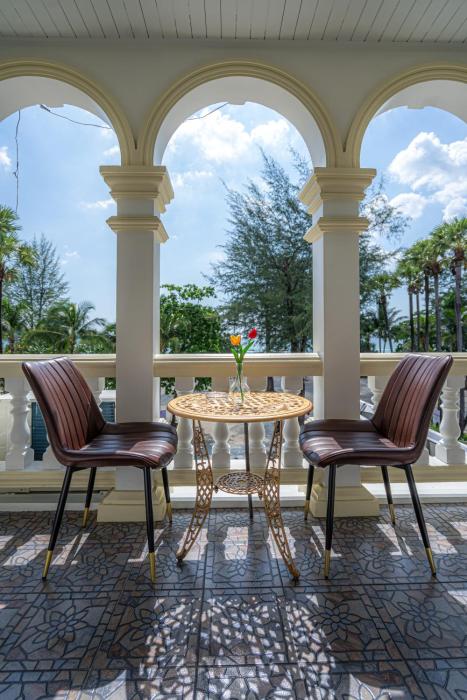 seaside patong house