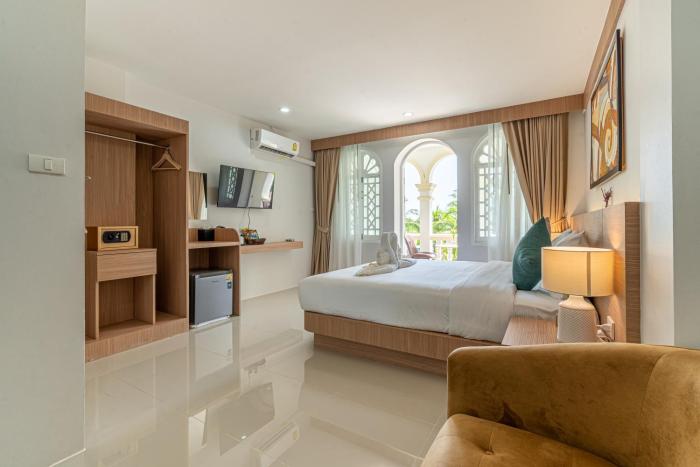 seaside patong house