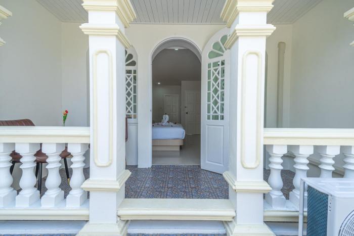 seaside patong house