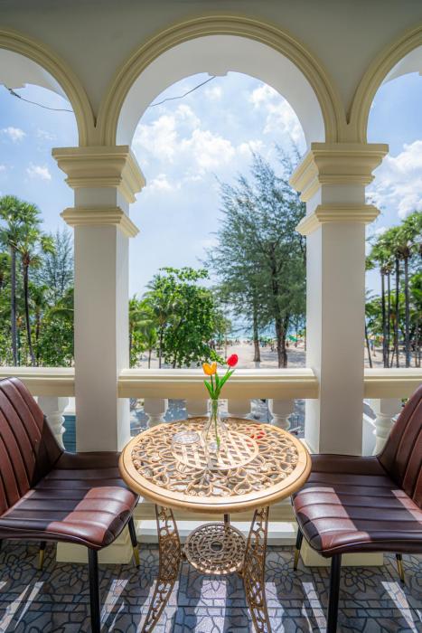 seaside patong house