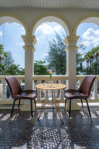 seaside patong house