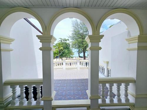 seaside patong house