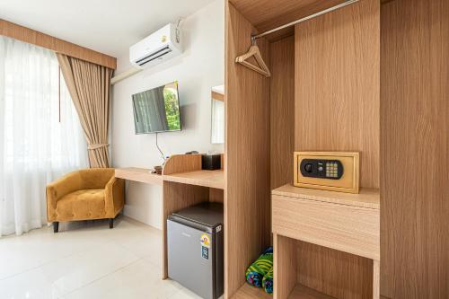 seaside patong house