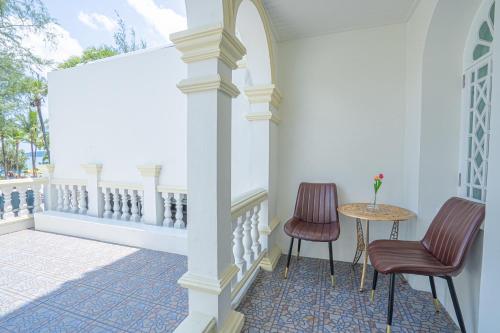 seaside patong house