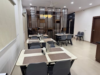 hotel apex inn shamshabad