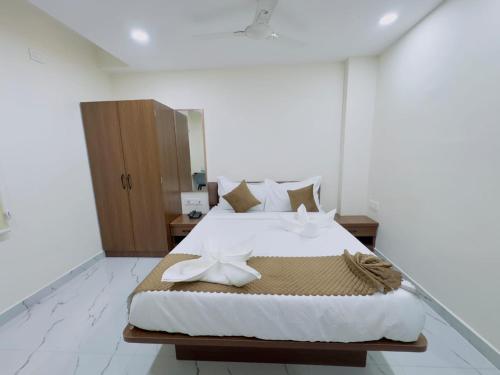 Hotel Apex Inn Shamshabad,,3 star