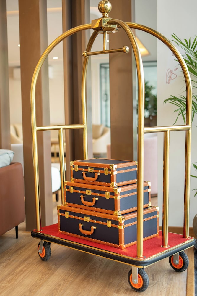 trunk and trolley a luxury boutique hotel