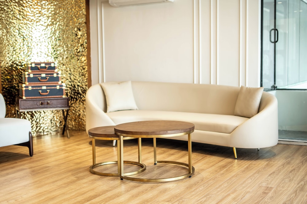 trunk and trolley a luxury boutique hotel