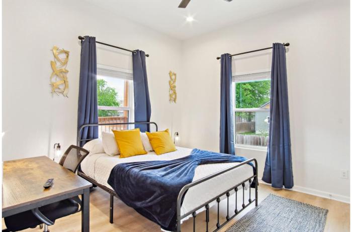 3br 2ba cityscape haven with panoramic tower view