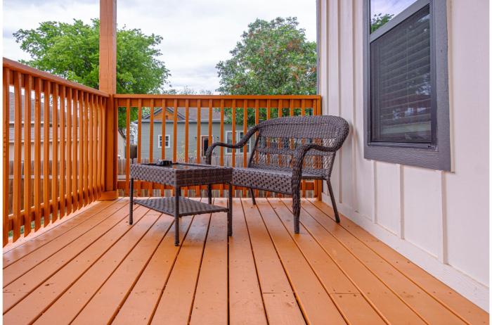 3br 2ba cityscape haven with panoramic tower view