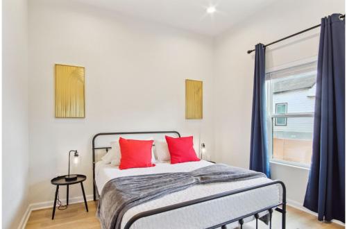 3br 2ba cityscape haven with panoramic tower view