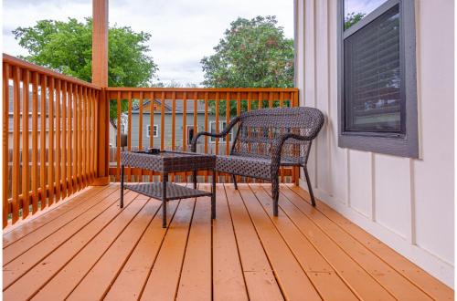 3br 2ba cityscape haven with panoramic tower view
