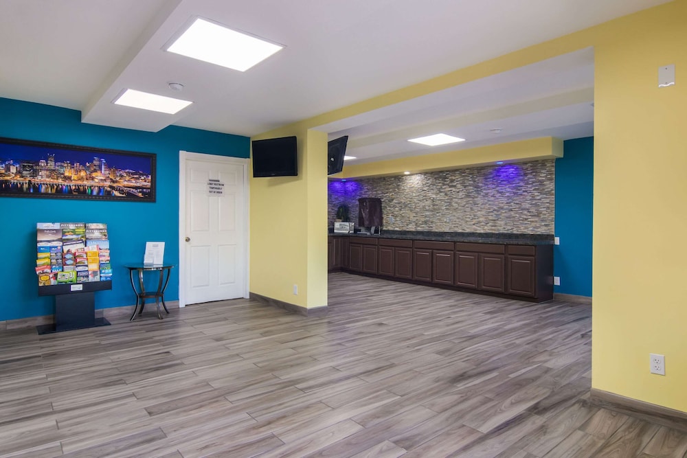 rodeway inn and suites monroeville pittsburgh