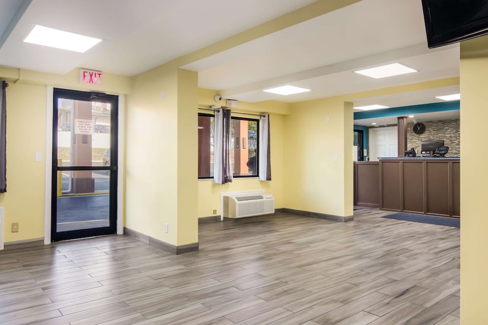 rodeway inn and suites monroeville pittsburgh