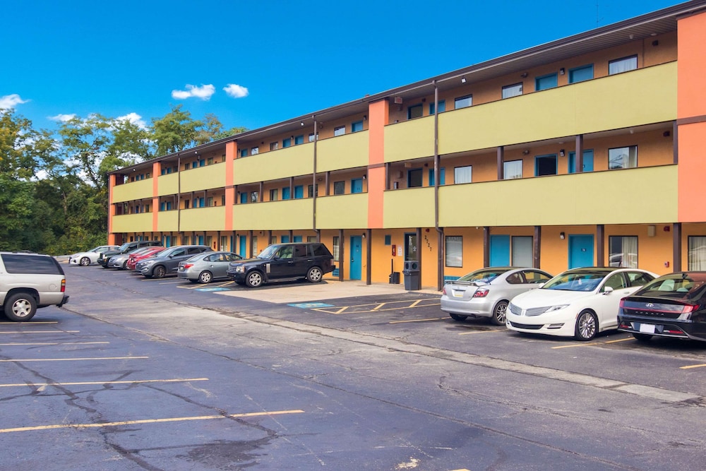 rodeway inn and suites monroeville pittsburgh