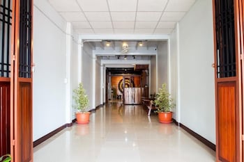 Momento House,,2 star