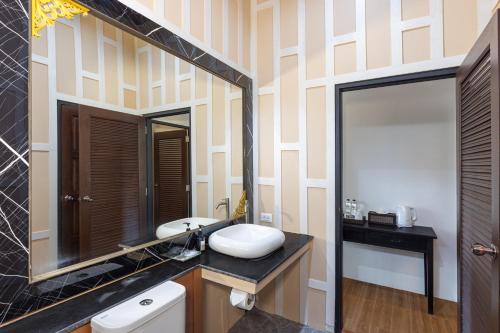 blue palm residence kata