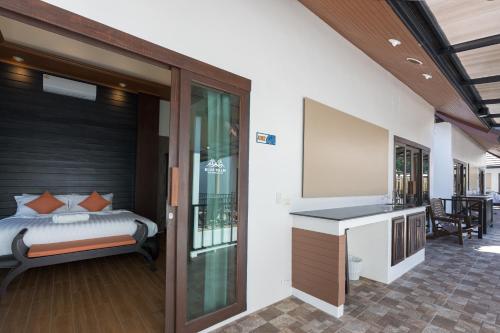 blue palm residence kata