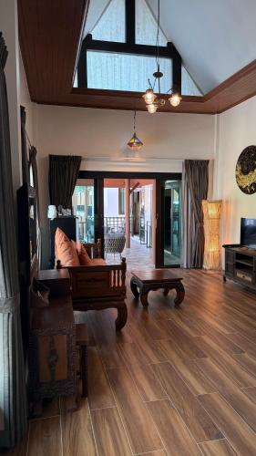 blue palm residence kata