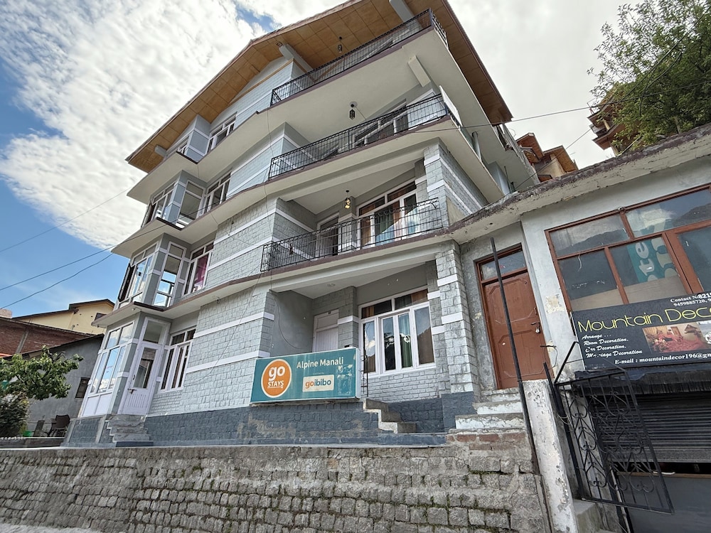 hotel alpine himalayan view manali