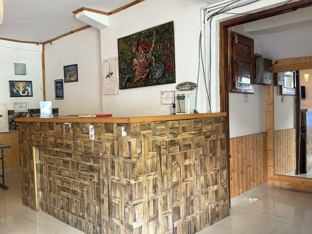 hotel alpine himalayan view manali