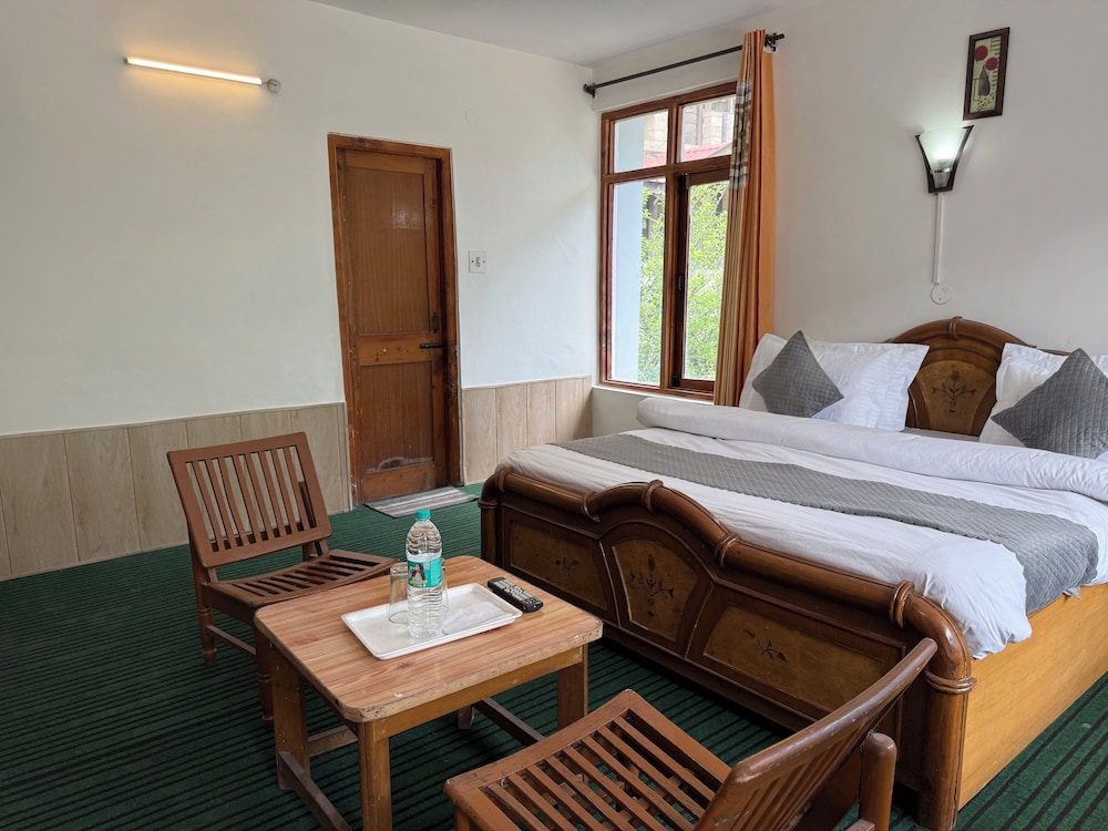 hotel alpine himalayan view manali