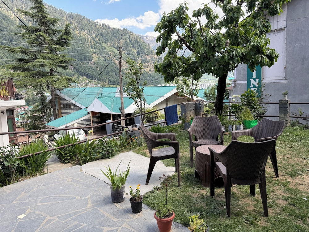 hotel alpine himalayan view manali