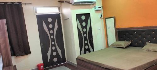 Hotel Shivoham,,3 star