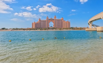 Luxury 3 Bed Apartment At Palm Jumeirah,,4 star