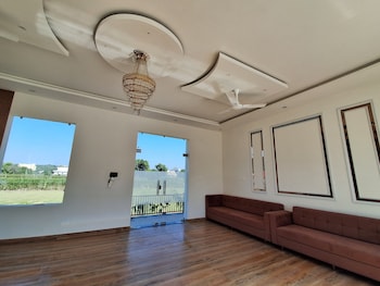 orchard hills resorts