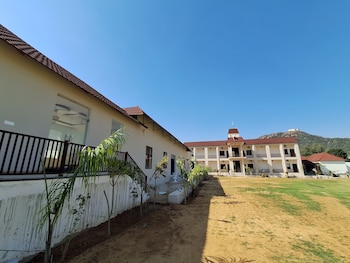 orchard hills resorts