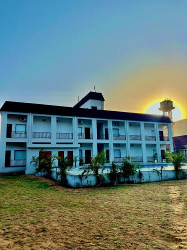 orchard hills resorts
