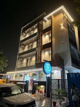 Honeyveils Palace,,4 star