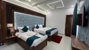 honeyveils palace