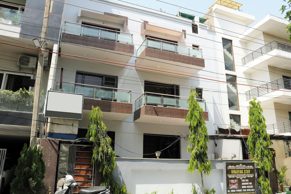 vinayak stay sector 43