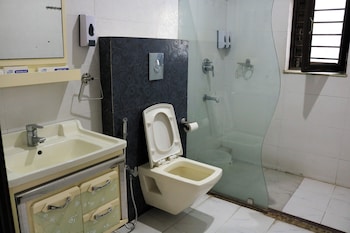 vinayak stay sector 43