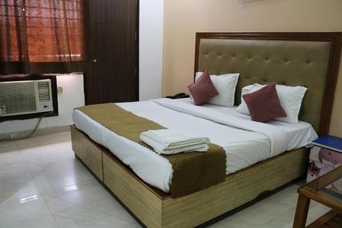 vinayak stay sector 43