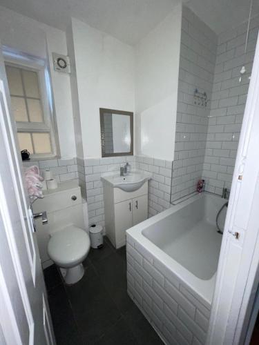 Central London Luxury Apartment With 3 Bedrooms,,3 star