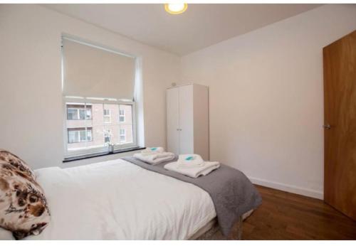 Modern London Apartment With 4 Bedrooms,,3 star
