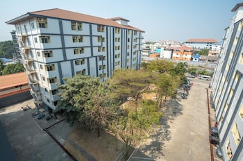 One Residence Navanakorn,,3 star